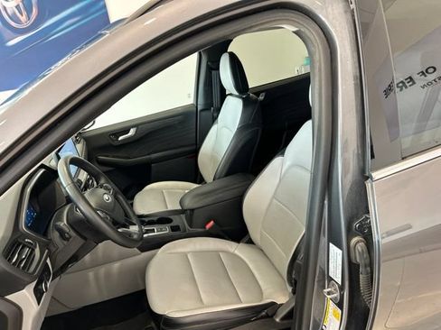 Used 2023 Ford Escape Platinum AWD/4WD image 12