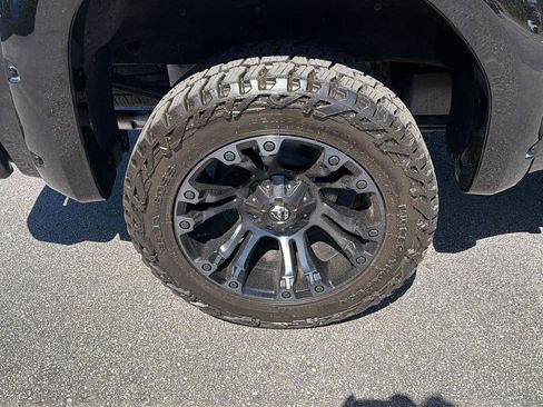 Used 2022 GMC Sierra 1500 AT4 w/ AT4 Preferred Package AWD/4WD image 42