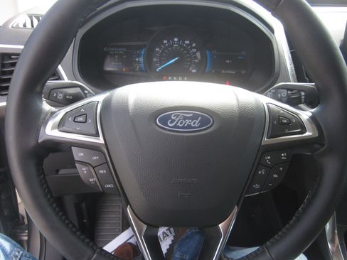 Used 2024 Ford Edge Titanium AWD/4WD image 22