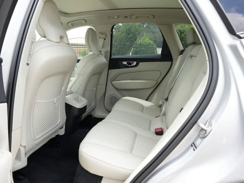Used 2025 Volvo XC60 B5 Plus w/ Protection Package Premier AWD/4WD image 18