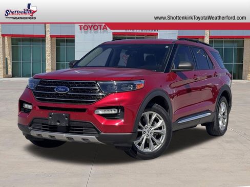 Used 2020 Ford Explorer XLT w/ Equipment Group 202A image 1