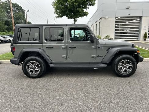 Used 2022 Jeep Wrangler Unlimited Sport AWD/4WD image 9