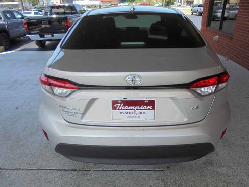 Used 2024 Toyota Corolla LE FWD image 4