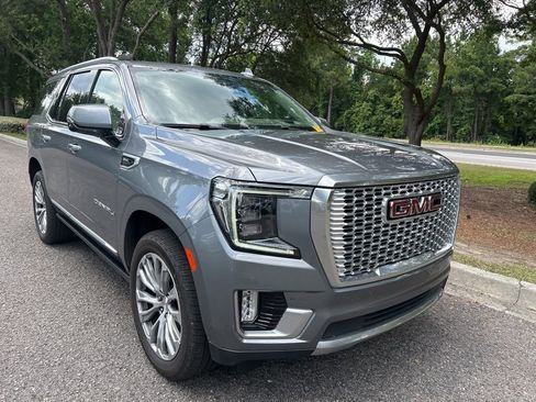 Used 2021 GMC Yukon Denali w/ Denali Premium Package AWD/4WD image 4