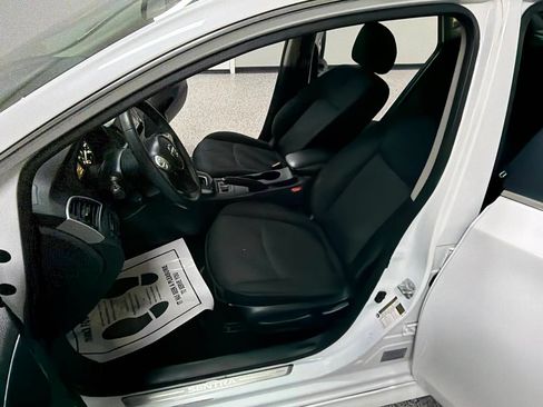 Used 2017 Nissan Sentra SR w/ SR Midnight Edition FWD image 11