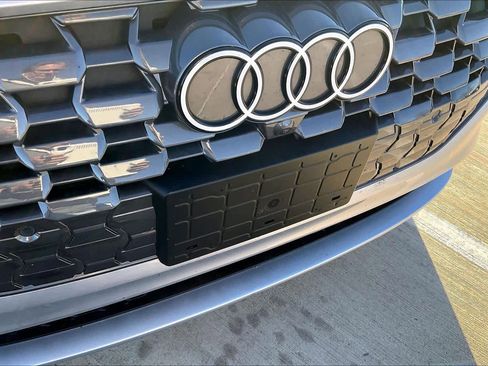 Used 2025 Audi Q5 Premium w/ Convenience Package image 28