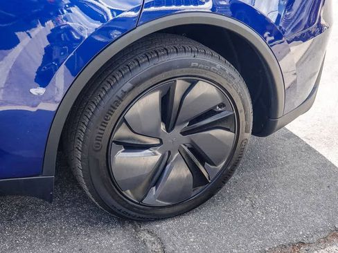 Used 2026 Tesla Model Y 2WD image 10