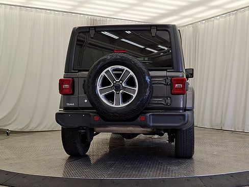 Used 2018 Jeep Wrangler Unlimited Sahara w/ Cold Weather Group AWD/4WD image 11