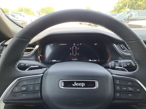 New 2025 Jeep Grand Cherokee L Laredo w/ Luxury Tech Group I image 10