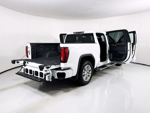 Used 2024 GMC Sierra 1500 Denali w/ Technology Package AWD/4WD image 28