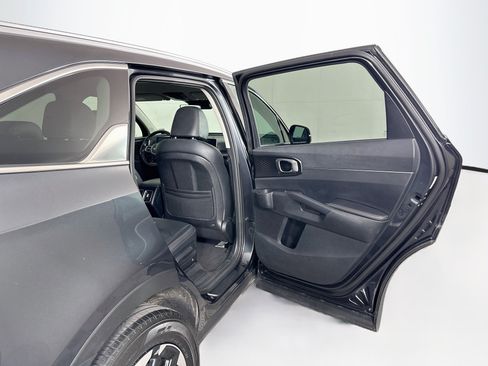 Used 2024 Kia Sorento S FWD image 30