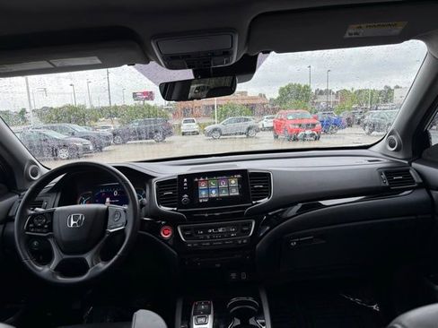 Used 2021 Honda Pilot Touring image 29