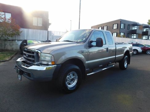 Used 2004 Ford F350 Lariat AWD/4WD image 4