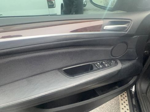 Used 2011 BMW X6 xDrive35i image 9