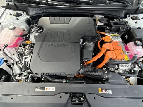 Certified 2025 Hyundai Elantra Limited image 28