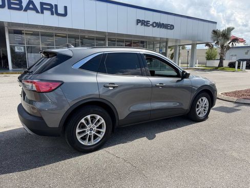 Used 2022 Ford Escape SE w/ Convenience Package FWD image 3