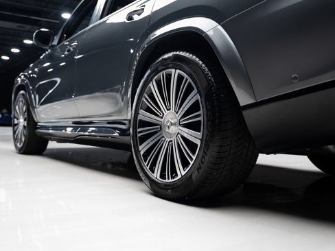 Used 2024 Mercedes-Benz Maybach GLS 600 4MATIC image 84