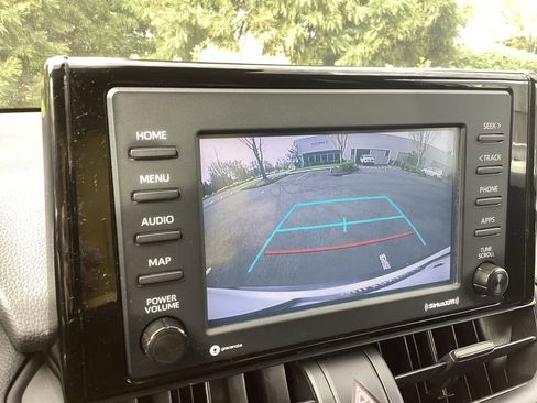 Used 2021 Toyota RAV4 XLE w/ Convenience Package image 13