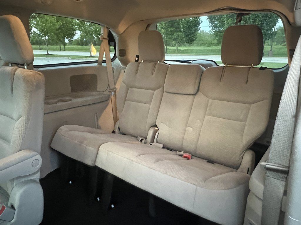 Used 2019 Dodge Grand Caravan SE w/ UConnect Hands-Free Group FWD image 15