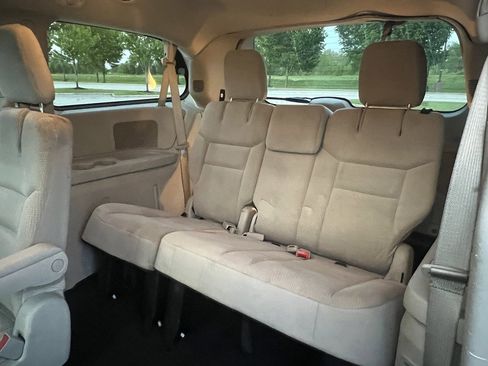 Used 2019 Dodge Grand Caravan SE w/ UConnect Hands-Free Group FWD image 15