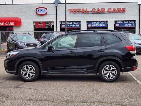Used 2021 Subaru Forester Premium AWD/4WD image 2