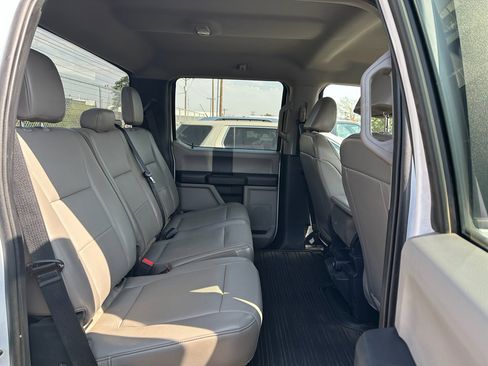 Used 2022 Ford F250 XL w/ Power Equipment Group image 11