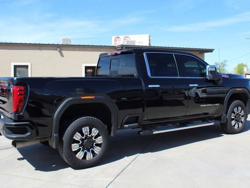 Used 2024 GMC Sierra 3500 Denali w/ Denali Reserve Package AWD/4WD image 7