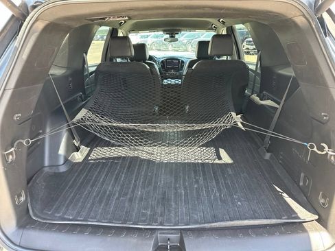 Used 2023 Chevrolet Traverse LT FWD image 23