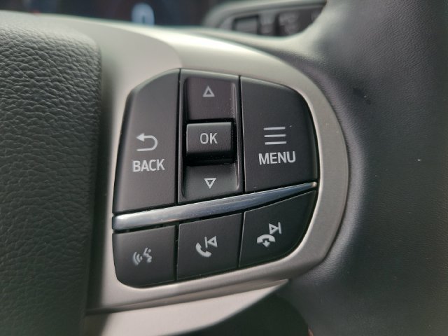 Used 2025 Ford Explorer Active w/ Active Comfort Package RWD image 6