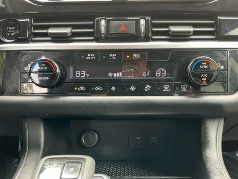 Used 2025 Nissan Pathfinder SV AWD/4WD image 22