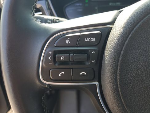 Used 2022 Kia Niro EX Premium image 18