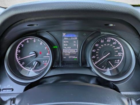Used 2023 Toyota Camry SE image 11
