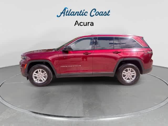Used 2023 Jeep Grand Cherokee Laredo RWD image 5