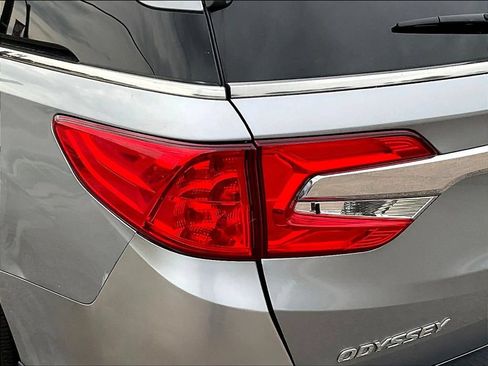 Used 2018 Honda Odyssey LX image 22