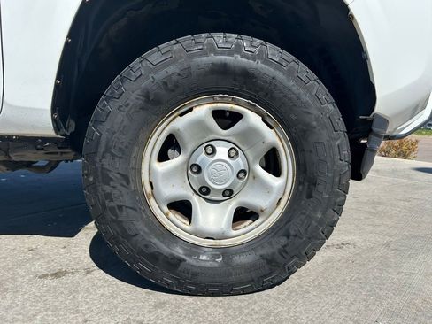 Used 2017 Toyota Tacoma SR5 AWD/4WD image 31