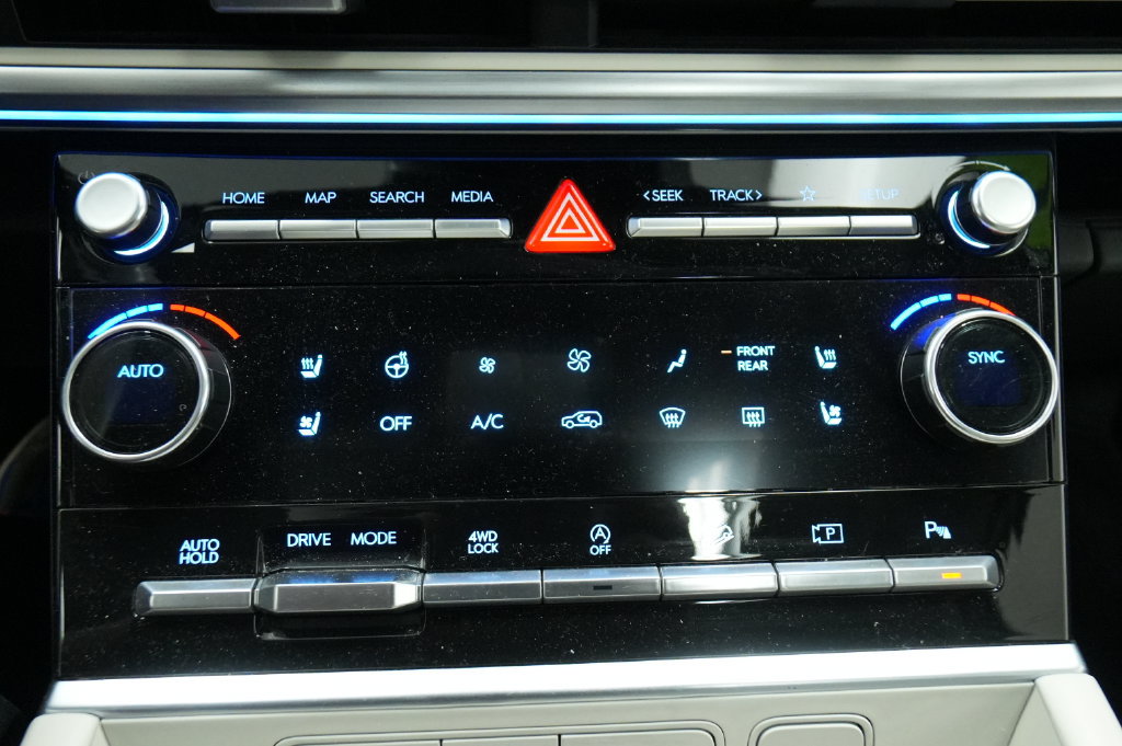 Used 2024 Hyundai Santa Fe Limited AWD/4WD image 41