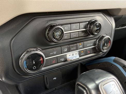 Certified 2022 Ford Bronco Wildtrak AWD/4WD image 27