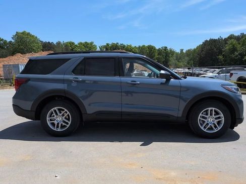 New 2026 Ford Explorer Active RWD image 3