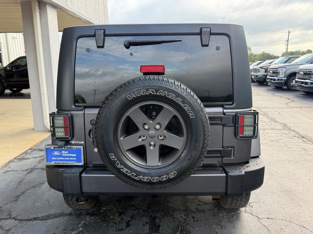 Used 2016 Jeep Wrangler Unlimited Sport AWD/4WD image 4