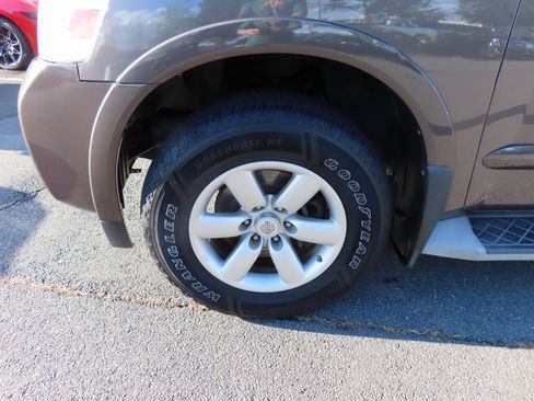 Used 2014 Nissan Armada SV image 12