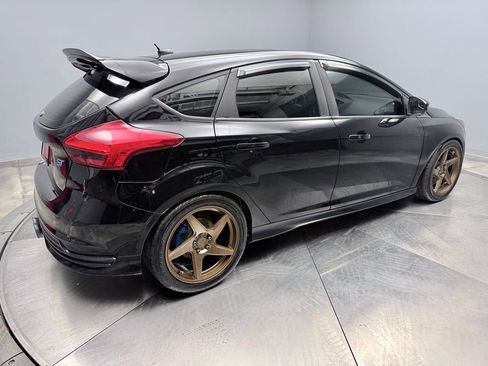 Used 2018 Ford Focus ST w/ Equipment Group 401A FWD image 5