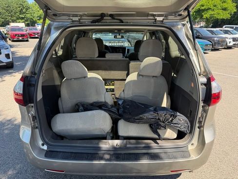 Used 2017 Toyota Sienna LE w/ Protection Package AWD/4WD image 25