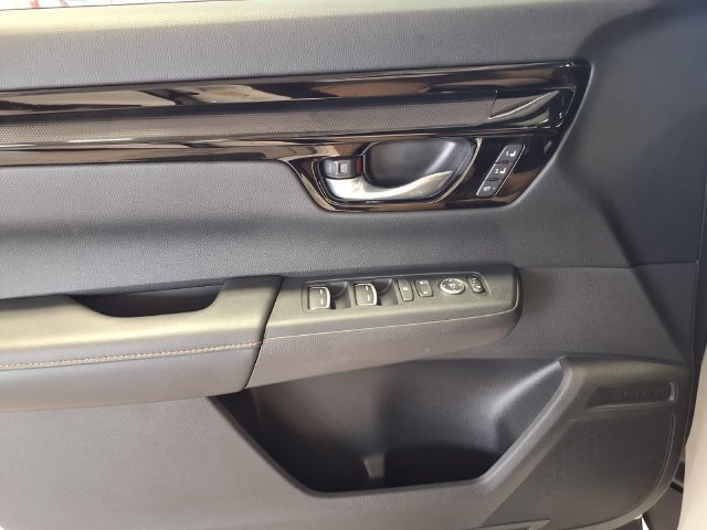 Used 2025 Honda CR-V Sport Touring image 17