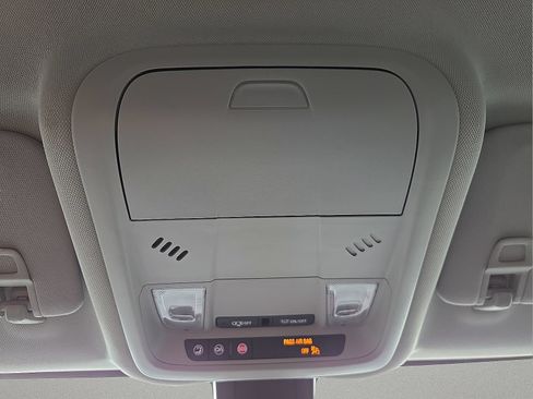 Used 2024 Chevrolet Equinox LT FWD image 21