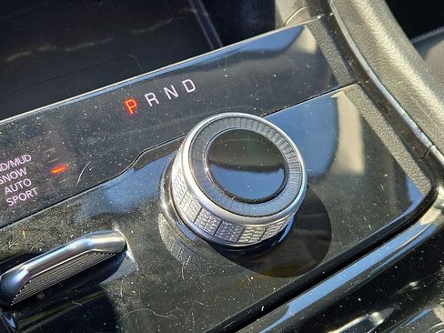 Used 2023 Jeep Grand Cherokee L Limited w/ Luxury Tech Group II image 15