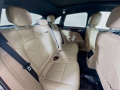Certified 2023 Porsche Macan image 26