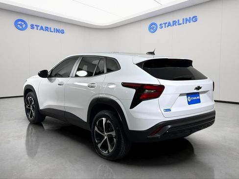 Certified 2025 Chevrolet Trax RS w/ Driver Confidence Package image 6