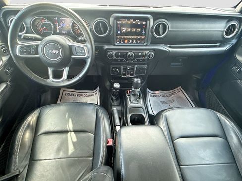 Used 2018 Jeep Wrangler Unlimited Sahara AWD/4WD image 14