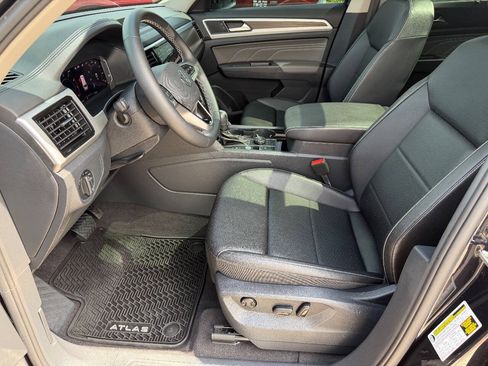Used 2023 Volkswagen Atlas SE w/ Panoramic Sunroof Package AWD/4WD image 15