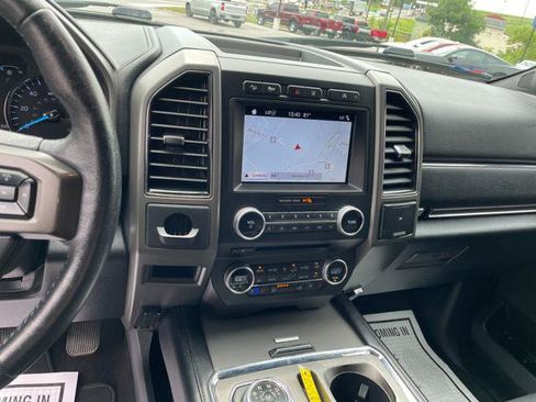 Used 2018 Ford Expedition Max XLT w/ Equipment Group 202A AWD/4WD image 17